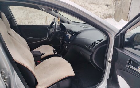 Hyundai Solaris II рестайлинг, 2016 год, 900 000 рублей, 14 фотография