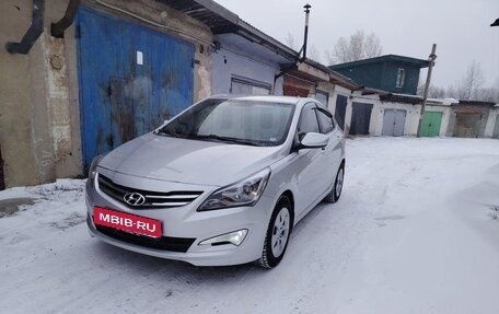 Hyundai Solaris II рестайлинг, 2016 год, 900 000 рублей, 2 фотография