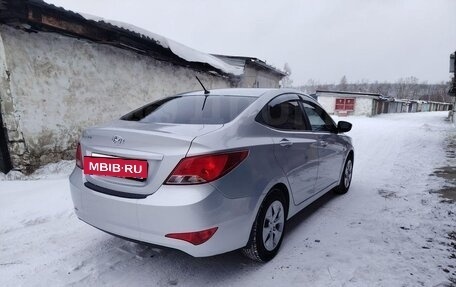 Hyundai Solaris II рестайлинг, 2016 год, 900 000 рублей, 3 фотография