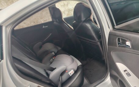 Hyundai Solaris II рестайлинг, 2016 год, 900 000 рублей, 15 фотография