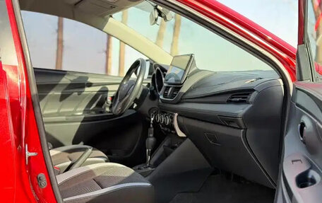 Toyota Yaris XP150 рестайлинг, 2022 год, 1 100 028 рублей, 12 фотография