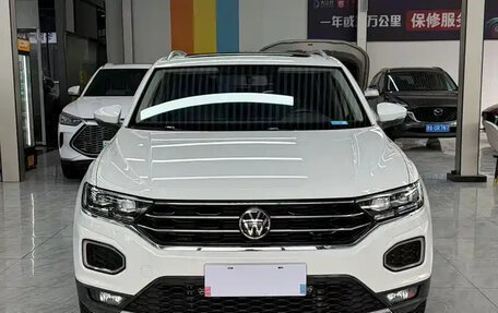 Volkswagen T-Roc I, 2022 год, 1 630 028 рублей, 2 фотография