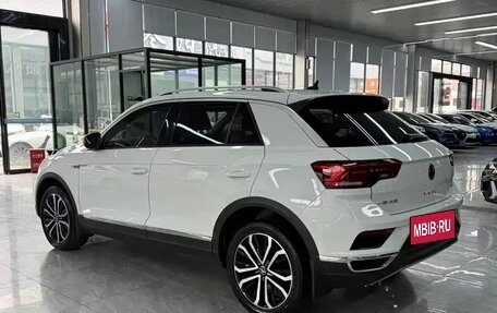 Volkswagen T-Roc I, 2022 год, 1 630 028 рублей, 6 фотография