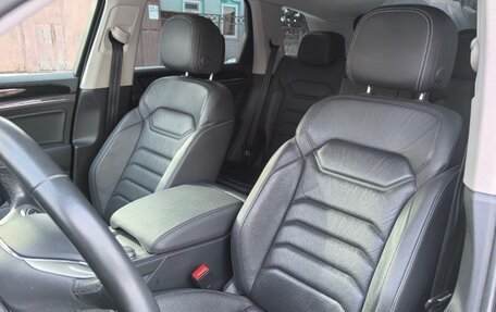 Volkswagen Touareg III, 2019 год, 4 600 000 рублей, 3 фотография