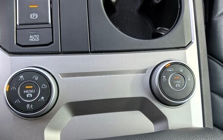 Volkswagen Touareg III, 2019 год, 4 600 000 рублей, 2 фотография