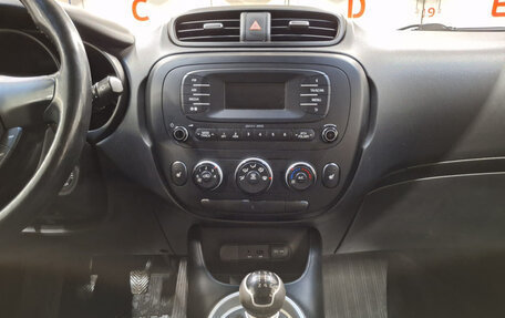 KIA Soul II рестайлинг, 2014 год, 1 000 000 рублей, 18 фотография