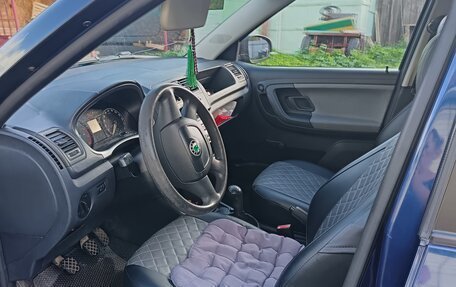 Skoda Fabia II, 2009 год, 410 000 рублей, 3 фотография