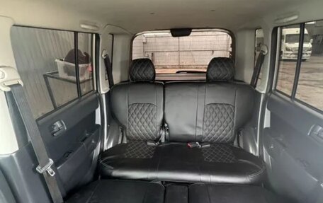 Toyota bB I рестайлинг, 2003 год, 1 500 000 рублей, 26 фотография