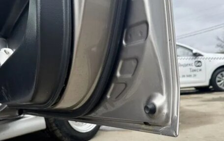 Toyota bB I рестайлинг, 2003 год, 1 500 000 рублей, 29 фотография