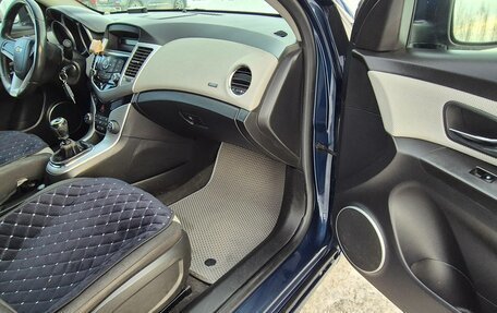 Chevrolet Cruze II, 2011 год, 650 000 рублей, 15 фотография