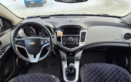 Chevrolet Cruze II, 2011 год, 650 000 рублей, 10 фотография