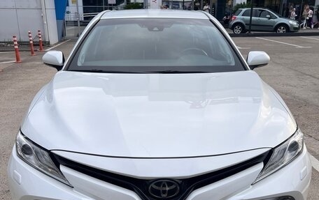 Toyota Camry, 2019 год, 3 200 000 рублей, 7 фотография