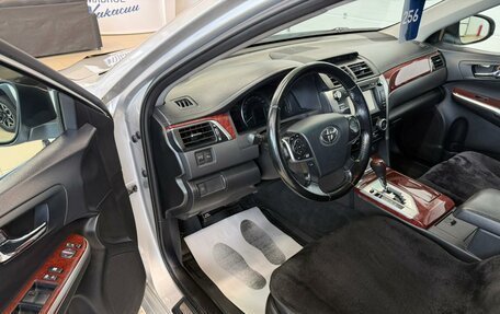 Toyota Camry, 2012 год, 1 879 000 рублей, 10 фотография