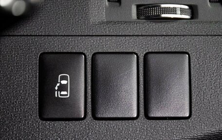 Toyota ISis I, 2011 год, 1 330 000 рублей, 16 фотография