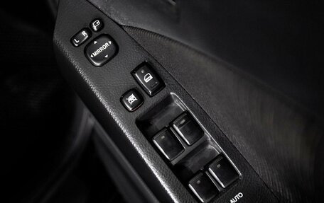 Toyota ISis I, 2011 год, 1 330 000 рублей, 18 фотография