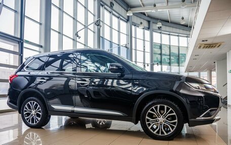 Mitsubishi Outlander III рестайлинг 3, 2016 год, 2 598 000 рублей, 8 фотография