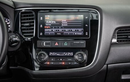 Mitsubishi Outlander III рестайлинг 3, 2016 год, 2 598 000 рублей, 25 фотография