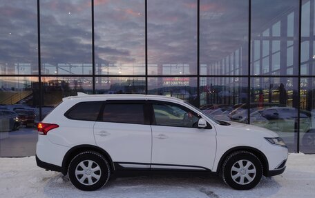 Mitsubishi Outlander III рестайлинг 3, 2017 год, 1 890 000 рублей, 5 фотография