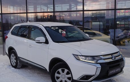Mitsubishi Outlander III рестайлинг 3, 2017 год, 1 890 000 рублей, 3 фотография