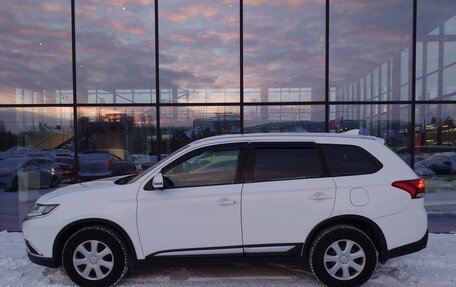 Mitsubishi Outlander III рестайлинг 3, 2017 год, 1 890 000 рублей, 4 фотография