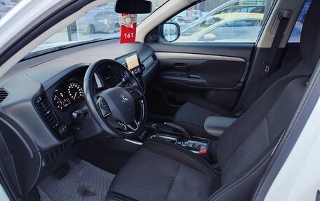 Mitsubishi Outlander III рестайлинг 3, 2017 год, 1 890 000 рублей, 8 фотография