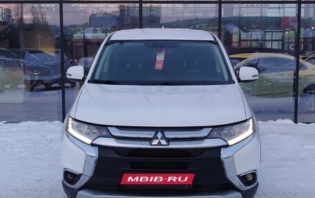 Mitsubishi Outlander III рестайлинг 3, 2017 год, 1 890 000 рублей, 2 фотография
