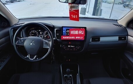 Mitsubishi Outlander III рестайлинг 3, 2017 год, 1 890 000 рублей, 7 фотография