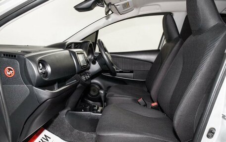 Toyota Vitz, 2017 год, 890 000 рублей, 6 фотография