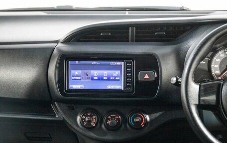 Toyota Vitz, 2017 год, 890 000 рублей, 11 фотография