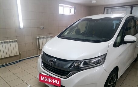 Honda Freed II, 2017 год, 1 393 000 рублей, 3 фотография