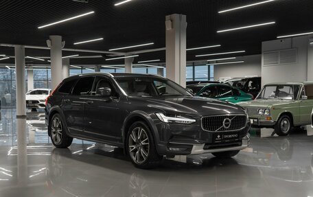 Volvo V90 Cross Country I рестайлинг, 2017 год, 2 450 000 рублей, 2 фотография