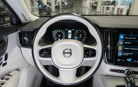 Volvo V90 Cross Country I рестайлинг, 2017 год, 2 450 000 рублей, 10 фотография