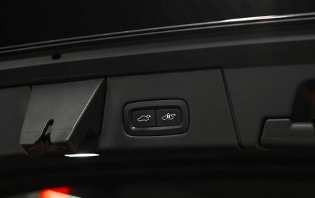 Volvo V90 Cross Country I рестайлинг, 2017 год, 2 450 000 рублей, 23 фотография