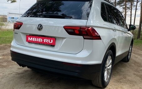 Volkswagen Tiguan II, 2019 год, 1 900 000 рублей, 3 фотография