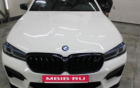 BMW 5 серия, 2018 год, 3 650 000 рублей, 8 фотография