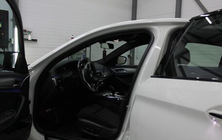 BMW 5 серия, 2018 год, 3 650 000 рублей, 21 фотография