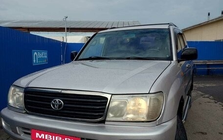 Toyota Land Cruiser 100 рестайлинг 2, 2003 год, 1 400 000 рублей, 2 фотография