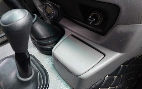 Toyota Land Cruiser 100 рестайлинг 2, 2003 год, 1 400 000 рублей, 34 фотография