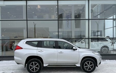 Mitsubishi Pajero Sport III рестайлинг, 2017 год, 2 190 000 рублей, 6 фотография