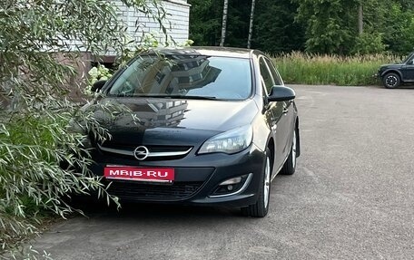 Opel Astra J, 2013 год, 460 000 рублей, 1 фотография