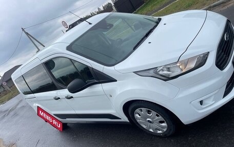 Ford Tourneo Connect II рестайлинг, 2020 год, 10 фотография