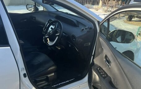 Toyota Prius IV XW50, 2016 год, 1 700 000 рублей, 4 фотография