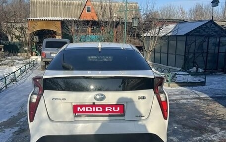 Toyota Prius IV XW50, 2016 год, 1 700 000 рублей, 9 фотография