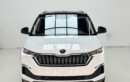 Skoda Kamiq I, 2022 год, 1 800 000 рублей, 2 фотография
