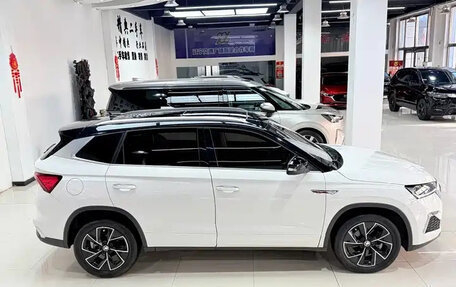 Skoda Kamiq I, 2022 год, 1 800 000 рублей, 4 фотография