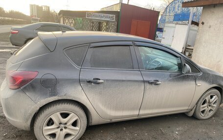 Opel Astra J, 2011 год, 535 000 рублей, 3 фотография