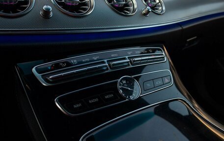 Mercedes-Benz E-Класс, 2016 год, 2 380 000 рублей, 28 фотография