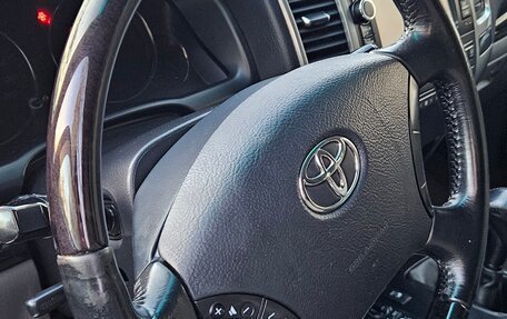 Toyota Land Cruiser Prado 120 рестайлинг, 2008 год, 2 100 000 рублей, 33 фотография