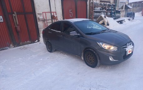 Hyundai Solaris II рестайлинг, 2012 год, 500 000 рублей, 3 фотография