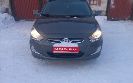 Hyundai Solaris II рестайлинг, 2012 год, 500 000 рублей, 1 фотография